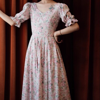 百褶印花泡泡袖Lauraashley