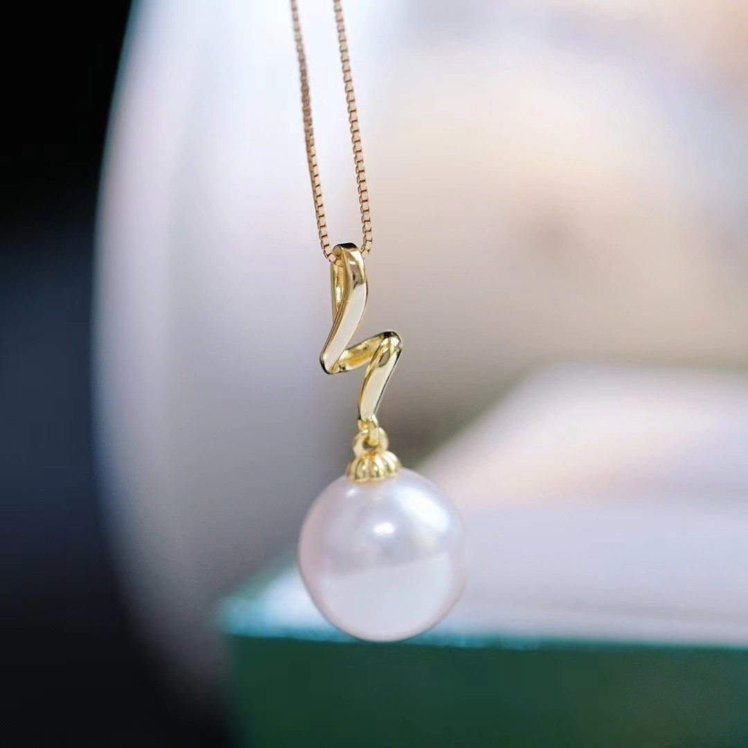 近正圆强光天然淡水珍珠吊坠