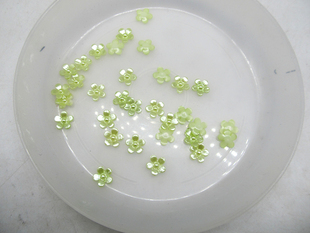 浅绿色小花手机美容散珠美甲百搭手工diy辅料配件低价30颗装C9
