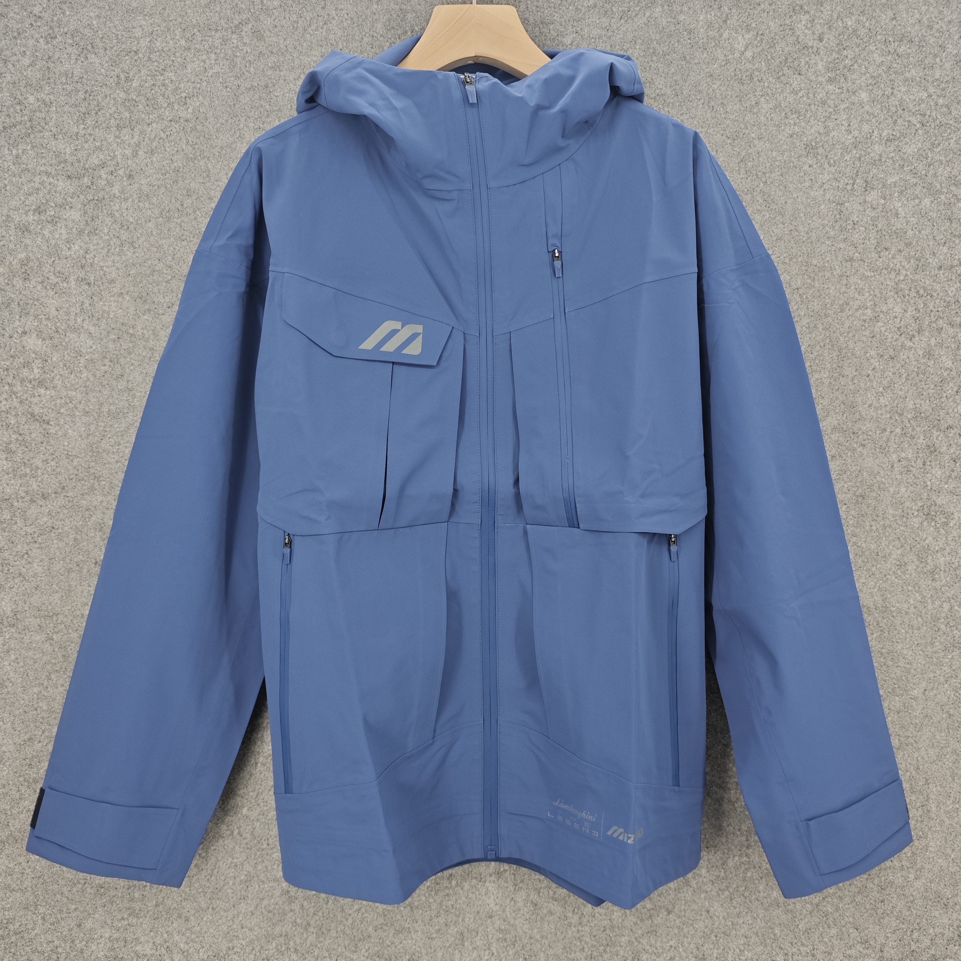 特价美津浓男子兰博基尼联名外套