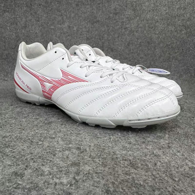 特价美津浓男款碎钉足球鞋