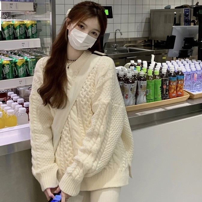 上衣超好看冬白色麻花毛