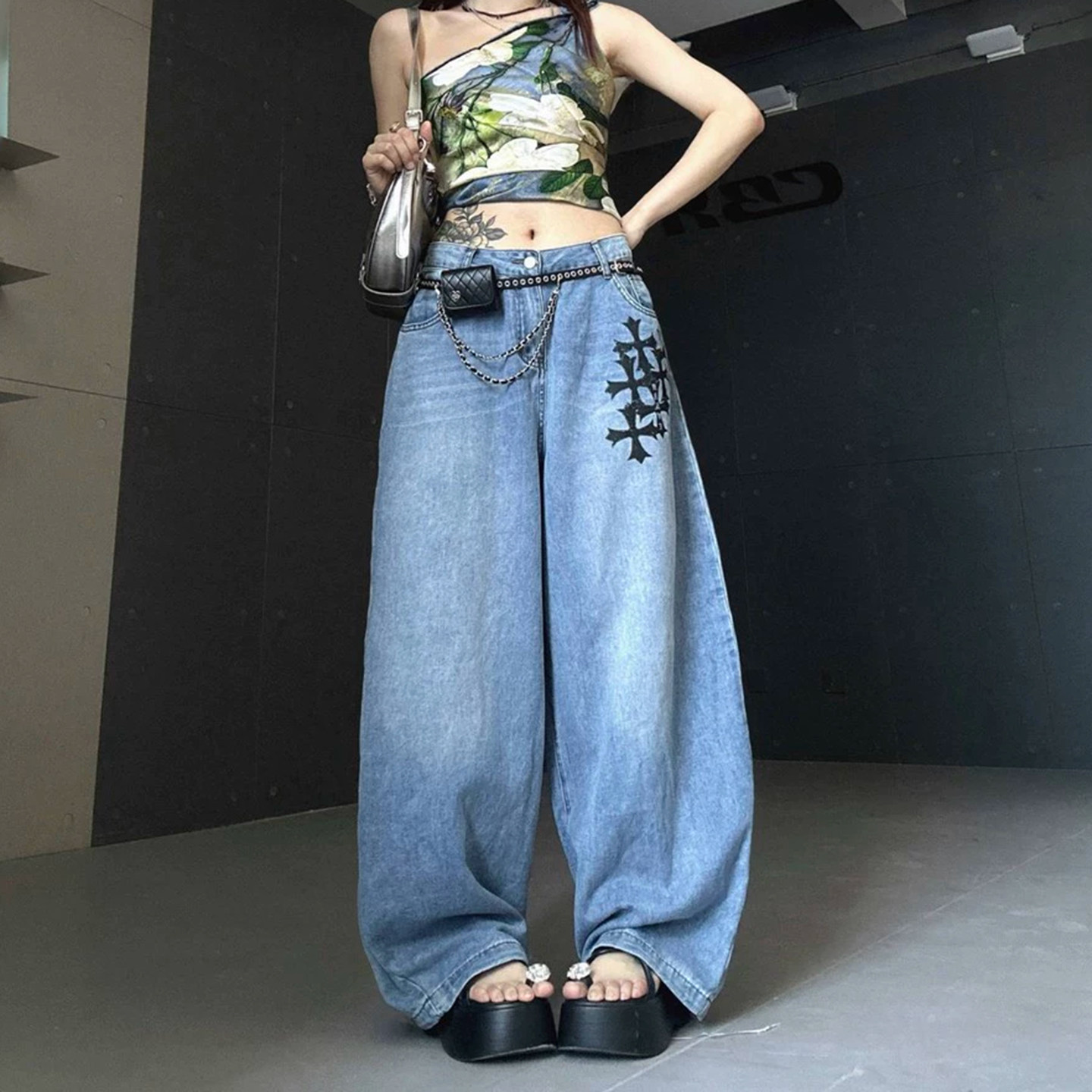 街舞潮牌暗夜印花阔腿牛仔裤女