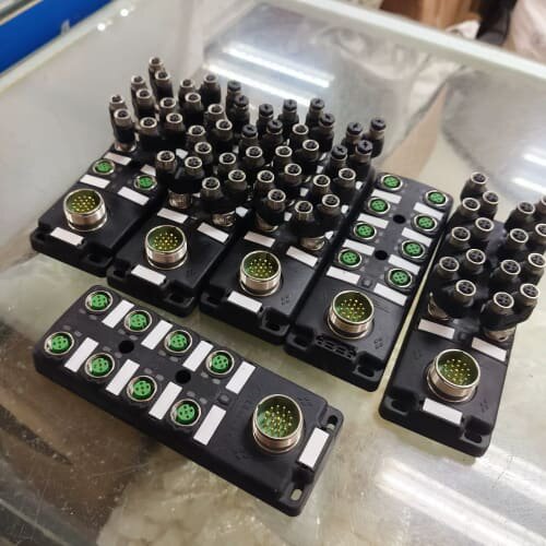 议价兴威联M12-A3-8K5P-M23有6个，包好包邮，一个5