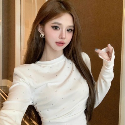 重工烫钻白色打底衫女装秋季高级感长袖T恤圆领修身短款内搭上衣