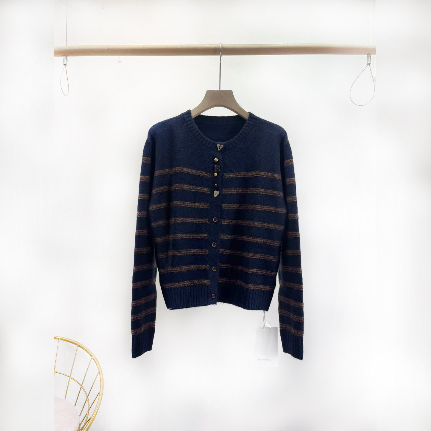 设计感纽扣条纹针织衫2025冬装新款韩版时尚休闲毛衣开衫女51373