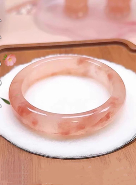 天然桃花酿粉色金丝玉手镯好美~