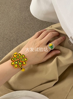 大发试验站 自制串珠花朵设计感小众磁铁扣手链时髦个性撞色编织