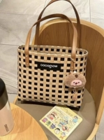 Желтовато-коричневый