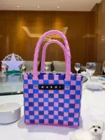 Фиолетовый