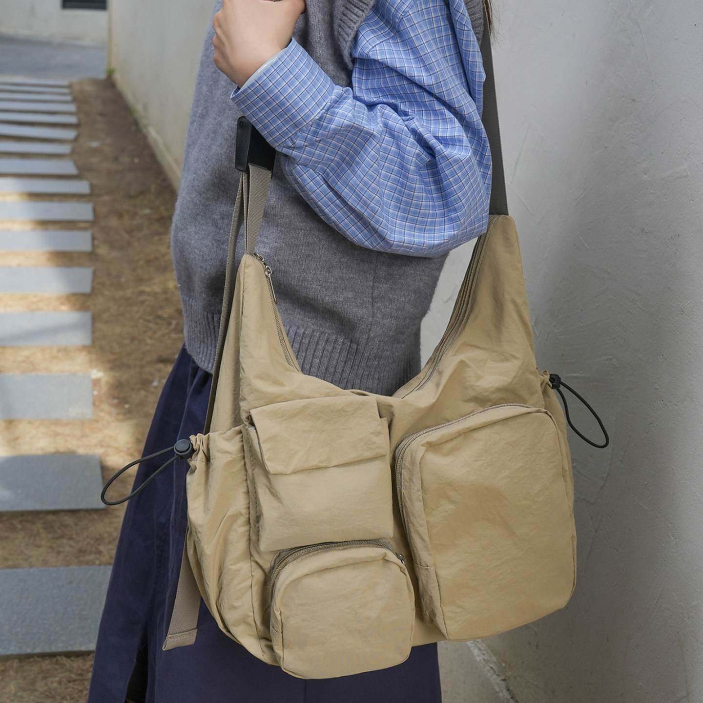 日系多口袋尼龙斜挎包女大容量休闲单肩包户外出游包包2026新款,箱包皮具/热销女包/男包,通用款女包,淘宝优惠券,粉丝福利购,淘宝优惠卷