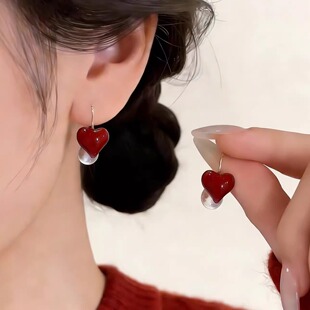 小众设计感一款多戴滴釉红色爱心珍珠耳环女时尚精致百搭新年耳饰