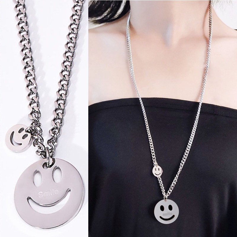 不掉色笑脸项链日韩长款钛钢字母圆形吊坠镂空微笑装饰品毛衣项链