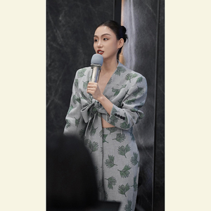 网红2023炸街高级感小洋装韩剧小香风印花西装阔腿裤职业两件套装