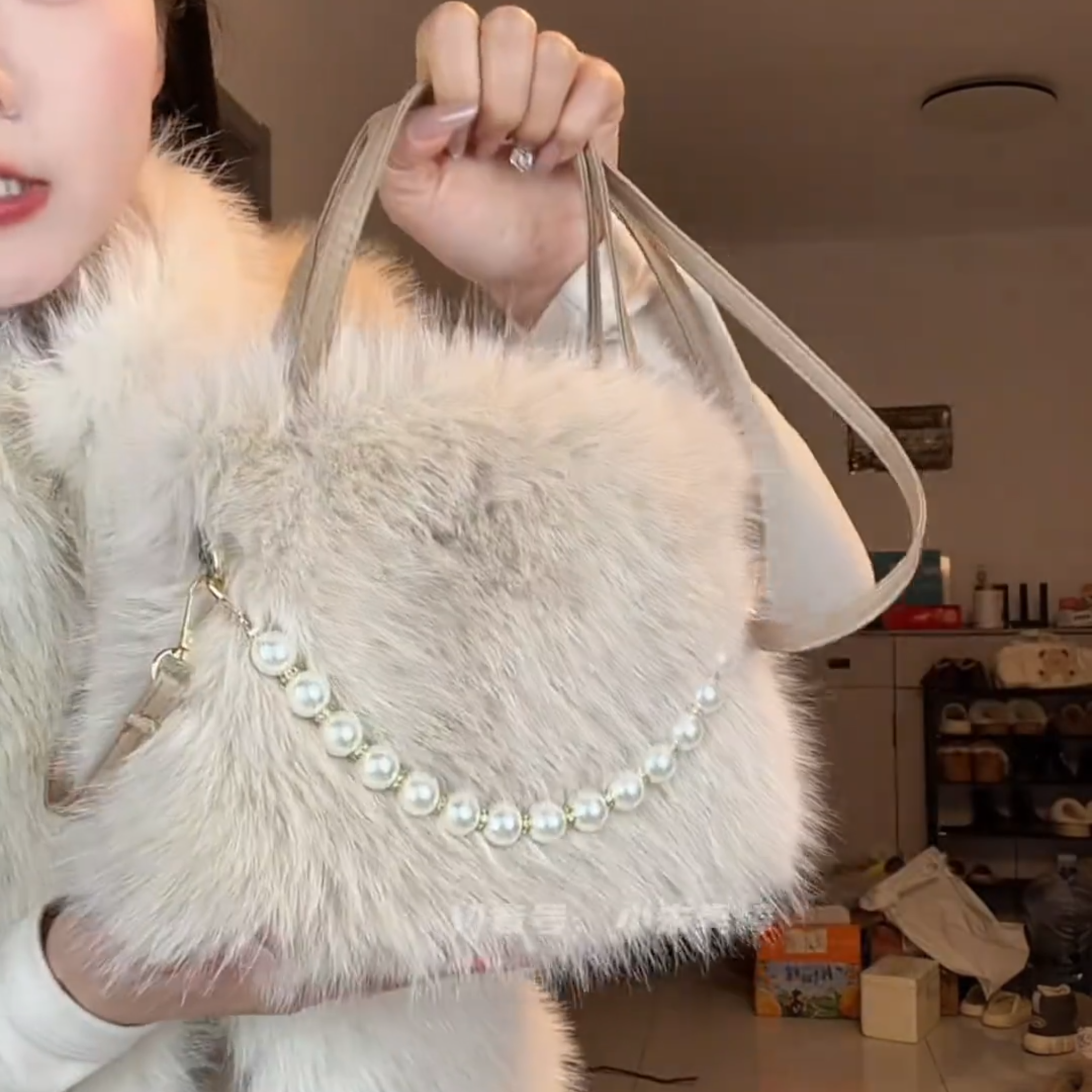 包包女款批发女式新款小众秋冬托特包仿狐狸毛皮草珍珠斜挎手拎包