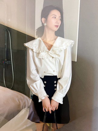 高端白色娃娃领衬衫女设计感小众法式温柔系穿搭高级感大翻领上衣