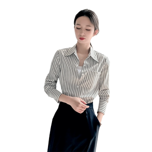 2026春季新款黑白条纹衬衫女上班通勤棉质宽松复古港风竖条纹上衣