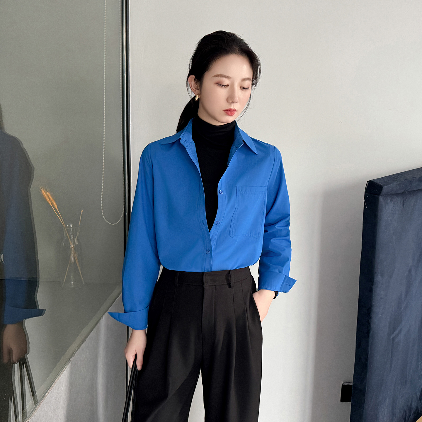 简约衬衫女内搭叠穿轻职场