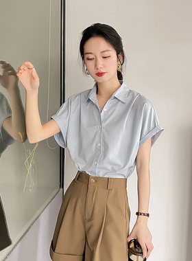 浅蓝色衬衫2026新款女短袖夏季高级感职业抗皱休闲宽松设计感衬衣