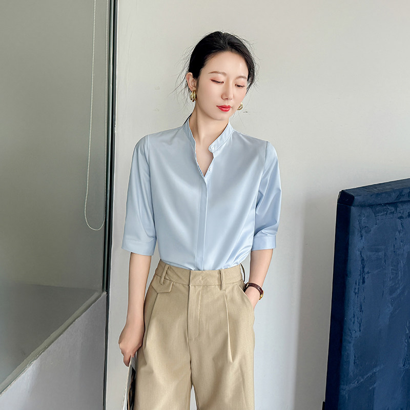 浅蓝色衬衫女高级感2026新款夏季半袖职业不易皱工装立领气质上衣 - 实物图