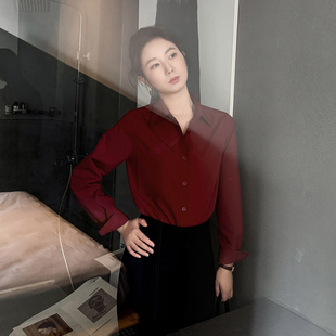 2026春装酒红色衬衫女洋气时尚高端气质长袖翻领正肩职业衬衣