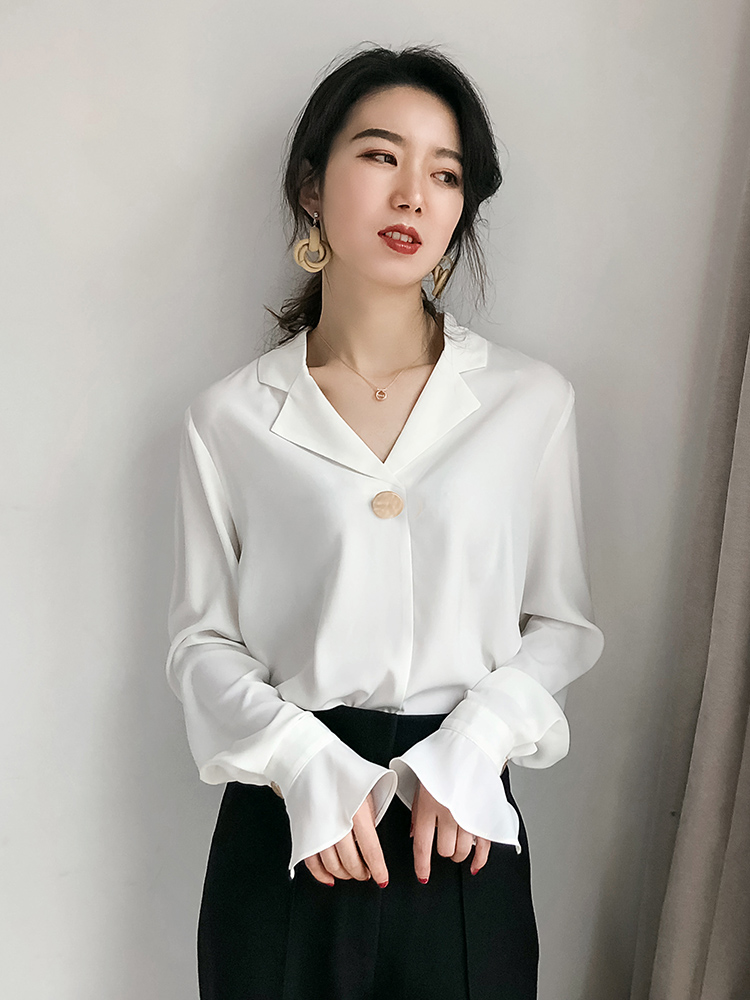 设计感白衬衫女小众西装v领