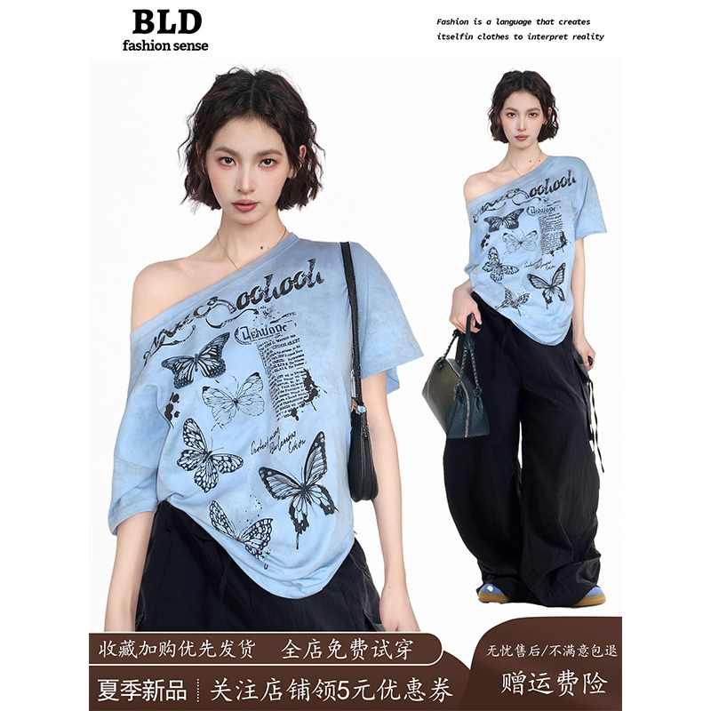 美式多巴胺蓝色斜肩露肩短袖T恤女夏夏季宽松纯棉一字肩辣妹上衣