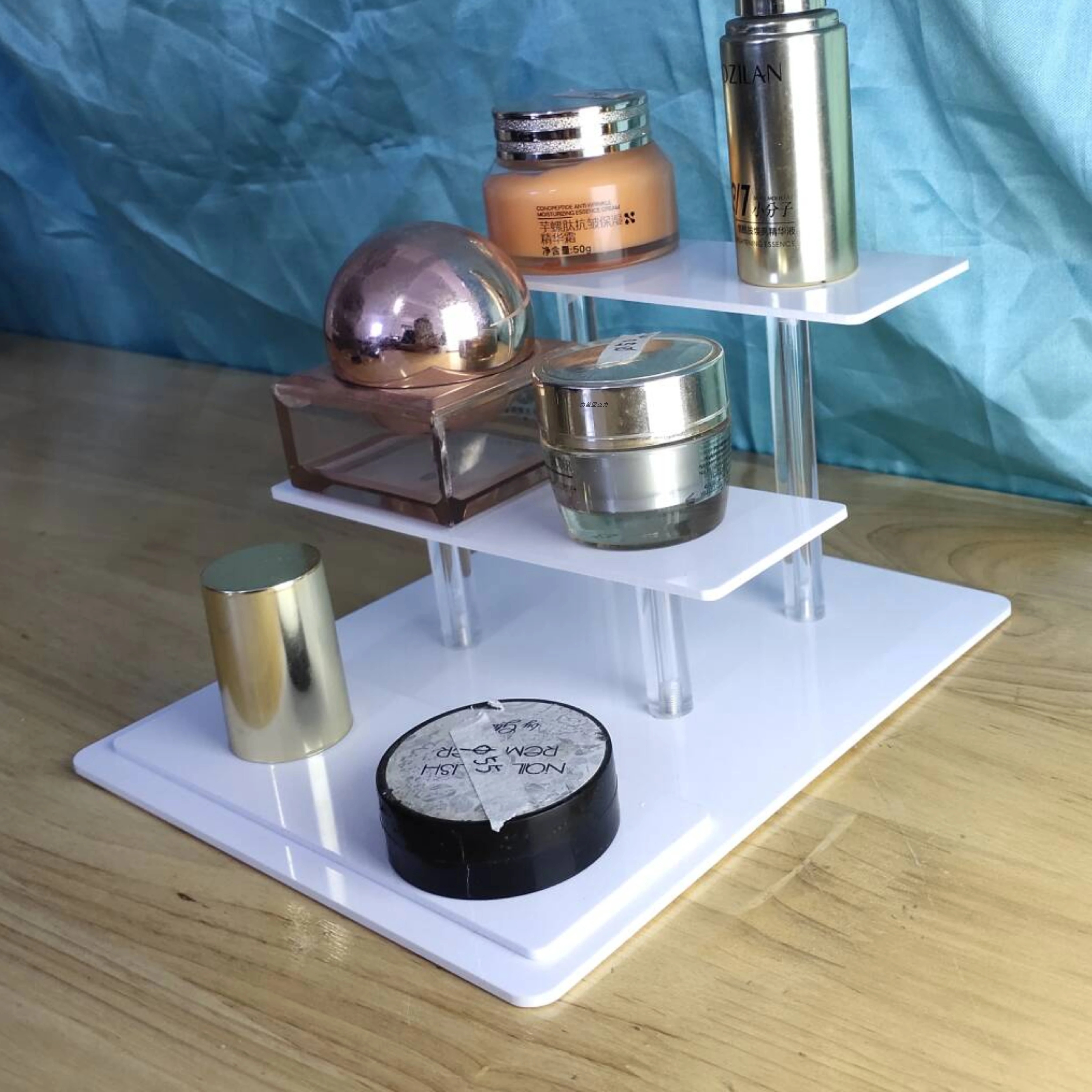 亚克力化妆品展示架多层阶梯式