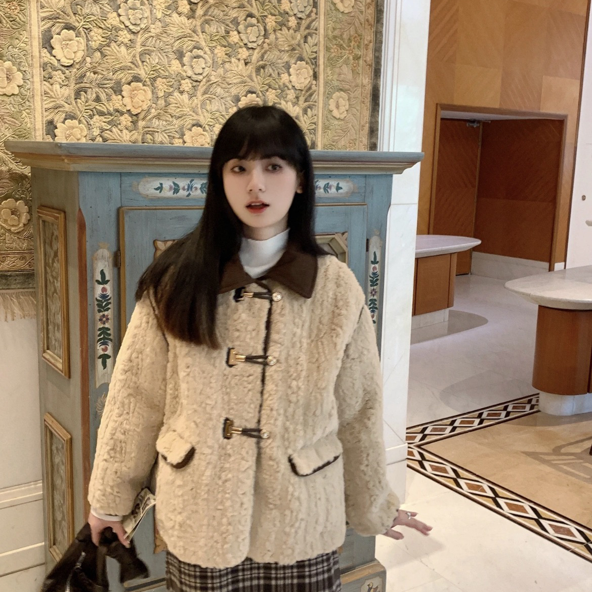 童心家轻松驾驭小香风拼接翻领毛绒小个子环保皮草NN368577