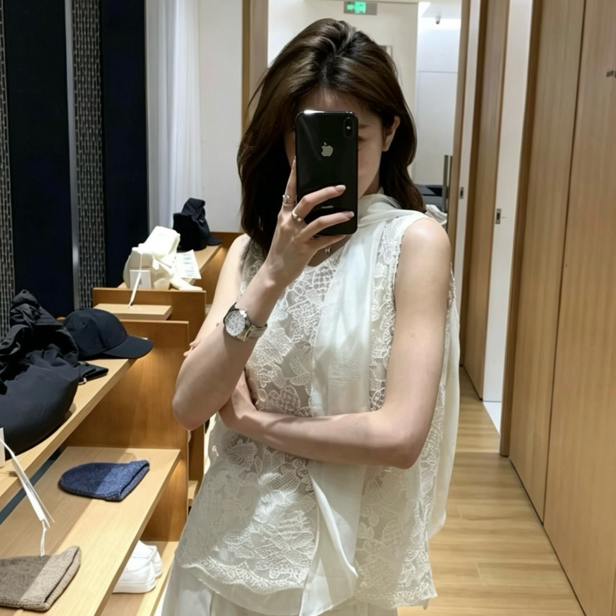 2026夏上新设计感仙气温柔真丝丝巾蕾丝绣花无袖背心精致钩花透视