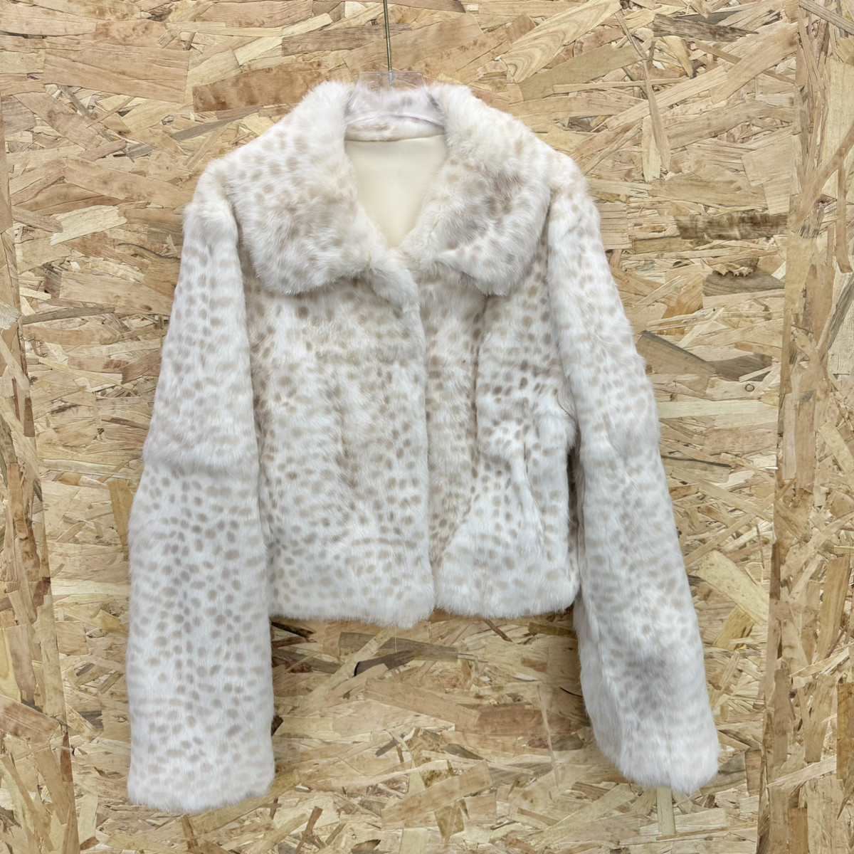 一善服饰高级定制雾斑雪兔雪珀恋人翻领山猫豹雾斑点点小短款安哥