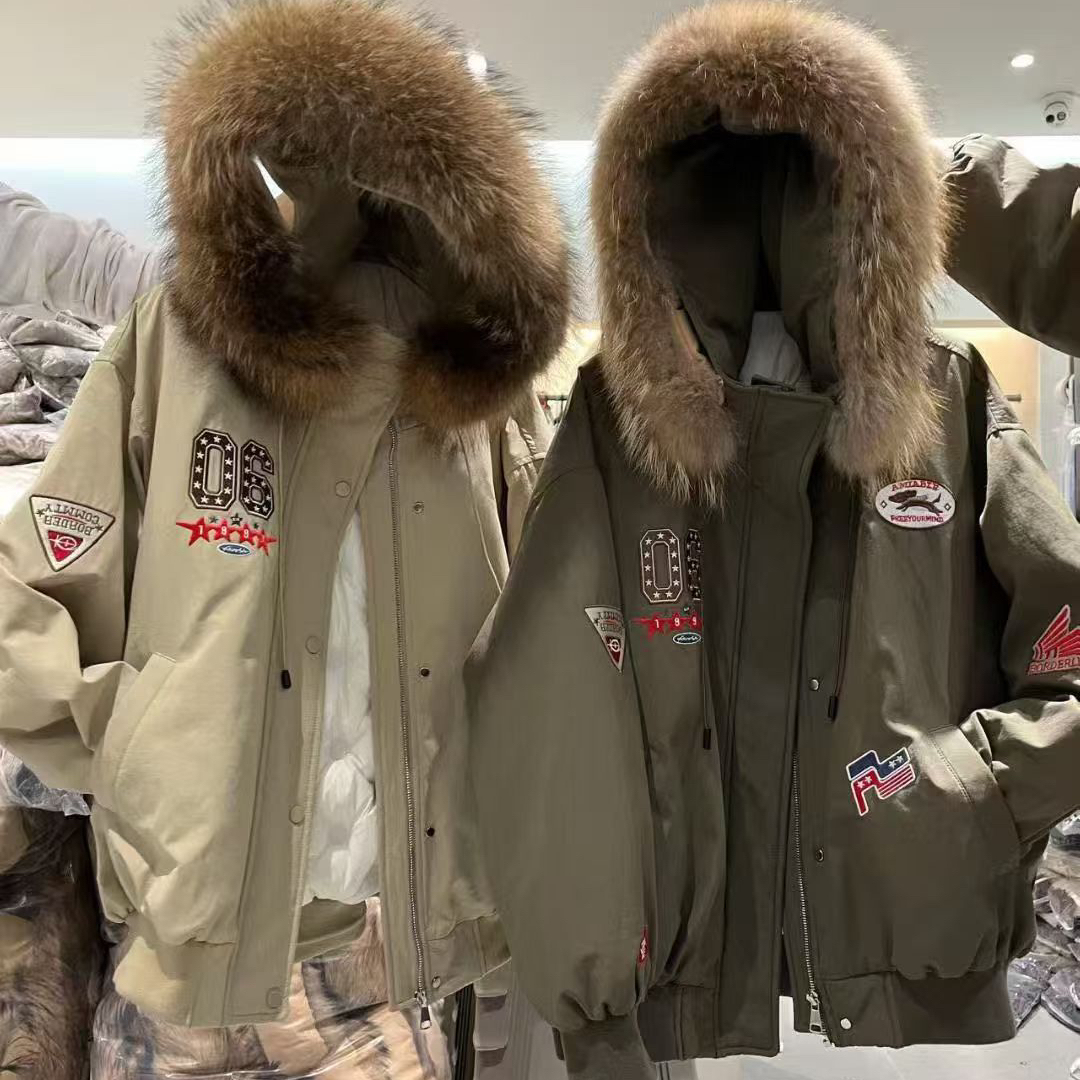 童心绣徽章派克服保暖羽绒服外套(配毛领貉子毛真毛可拆卸)881