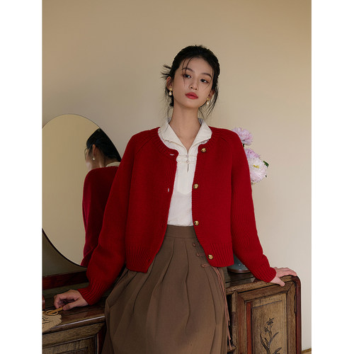 红色百毛针织开衫SimpleRetro