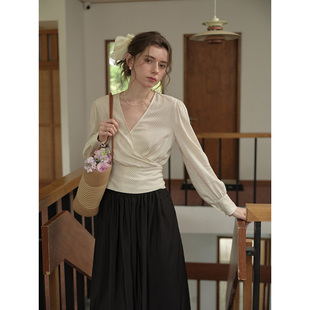 SimpleRetro云漫交纱 人棉法式v领波点衬衫女设计感收腰显瘦上衣