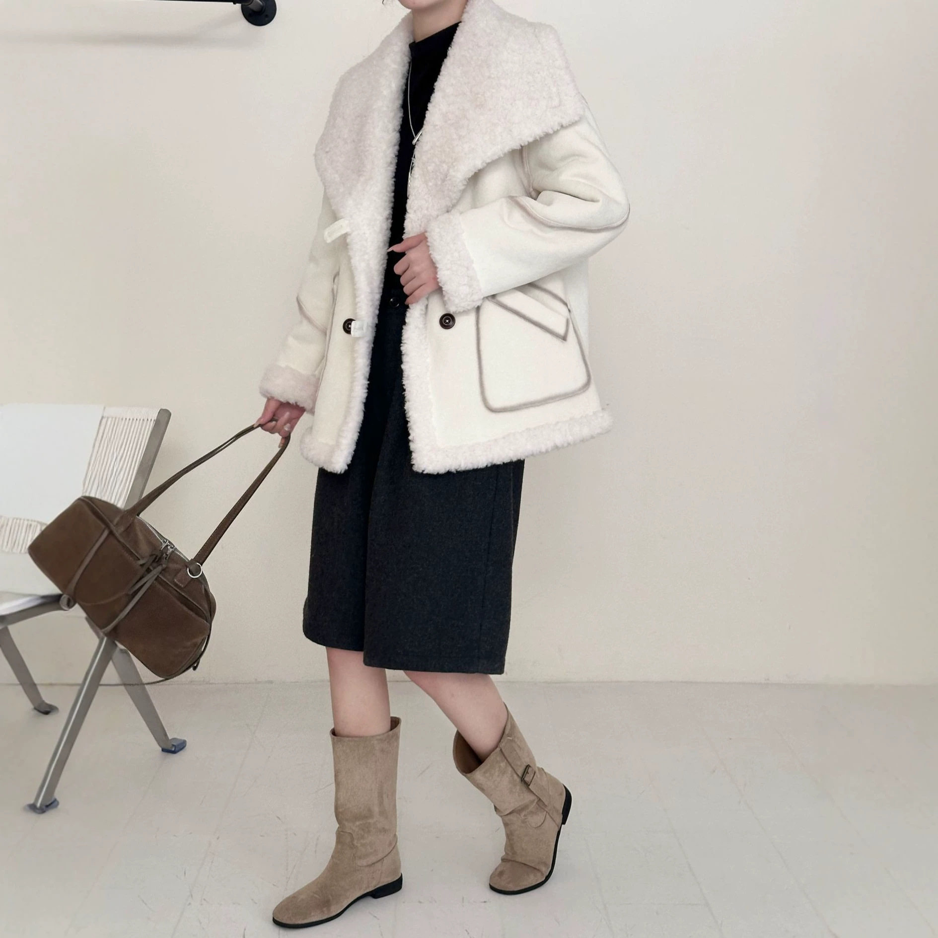 双面穿全羊毛颗粒大翻领双排四粒扣斜口袋皮毛一体麂皮绒颗粒羊毛