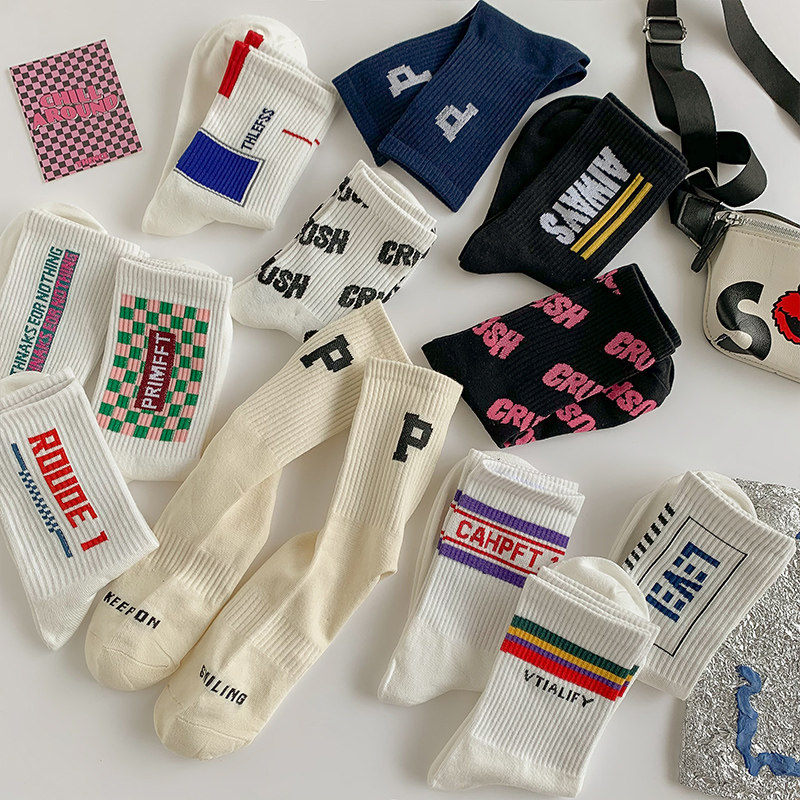 韩国春秋字母袜子女中筒袜外穿ins潮网红百搭纯棉秋冬运动男长袜