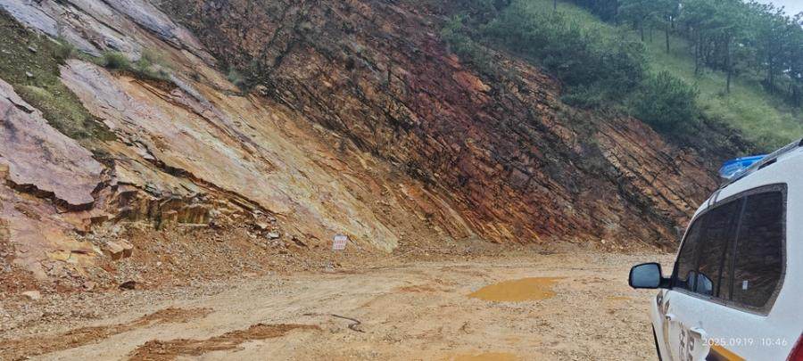 2月13日攀枝花矿业公司务本寨子山石英砂矿采矿权网络拍卖公告