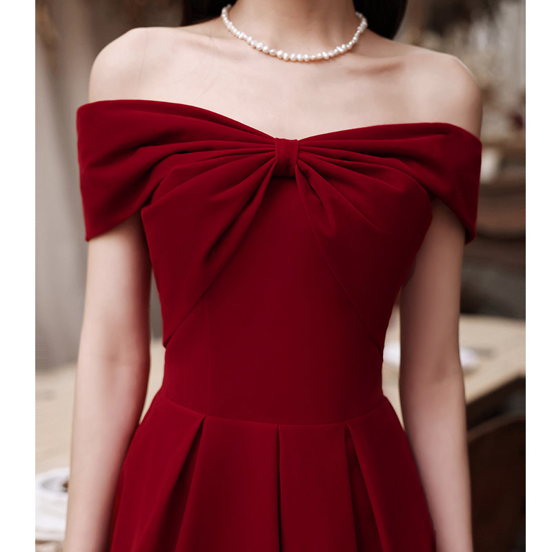 速发一字肩敬酒服新娘酒红色小个子订婚礼服裙平时可穿回门显瘦结