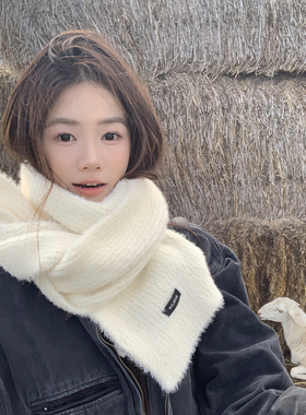 柔软亲肤毛绒绒围巾女冬季2025新款韩版白色加厚防风保暖围脖学生