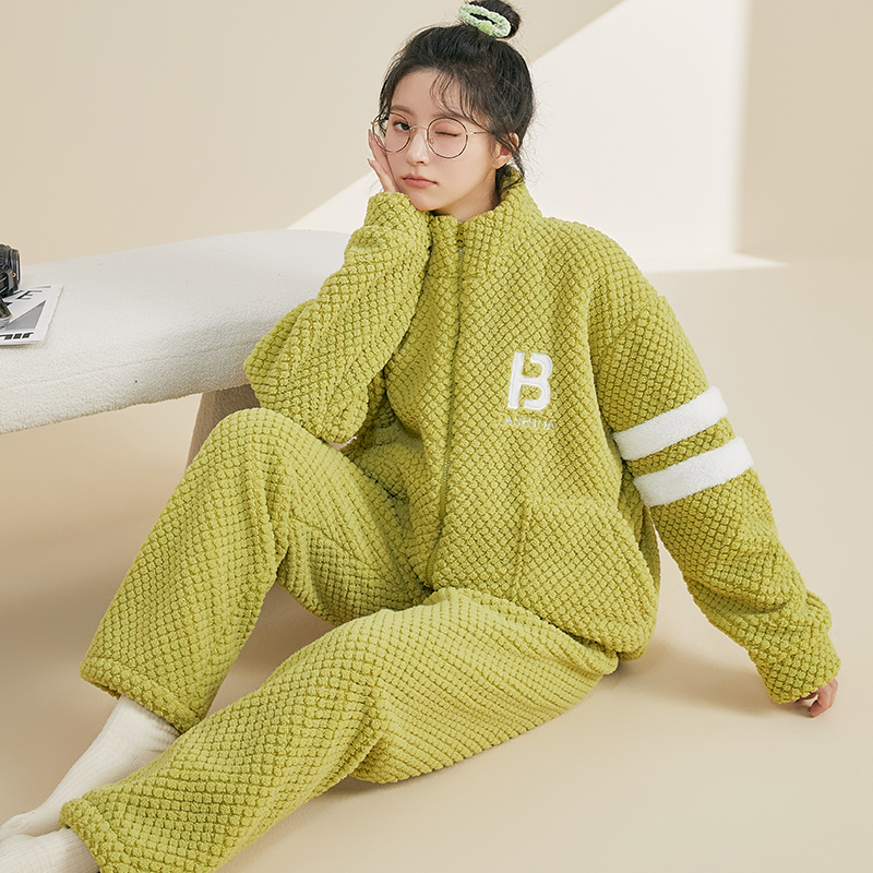 睡衣女冬季毛绒款珊瑚绒加绒加厚法兰绒学院风大码外穿家居服套装