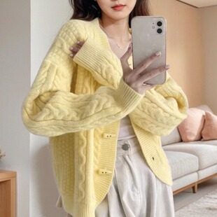 牛角扣粗线低圆领毛衣外套女针织开衫短款上衣加厚秋冬宽松慵懒风