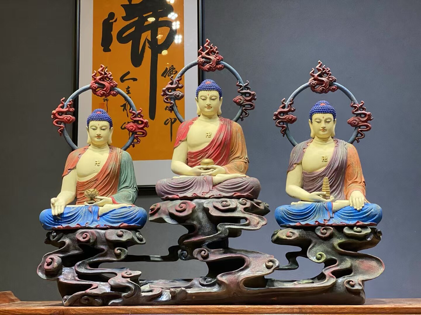 香樟木三宝佛崖柏根雕摆件天然随形实木雕刻木雕公司酒店玄关送礼