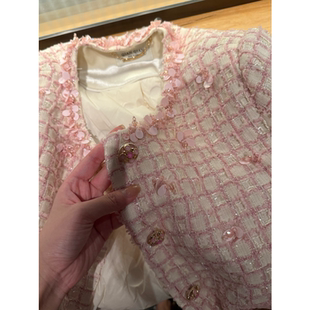 羽绒版 徐开开 冬 富家千金重工优雅温柔钉珠格子小香短裙套装 粉