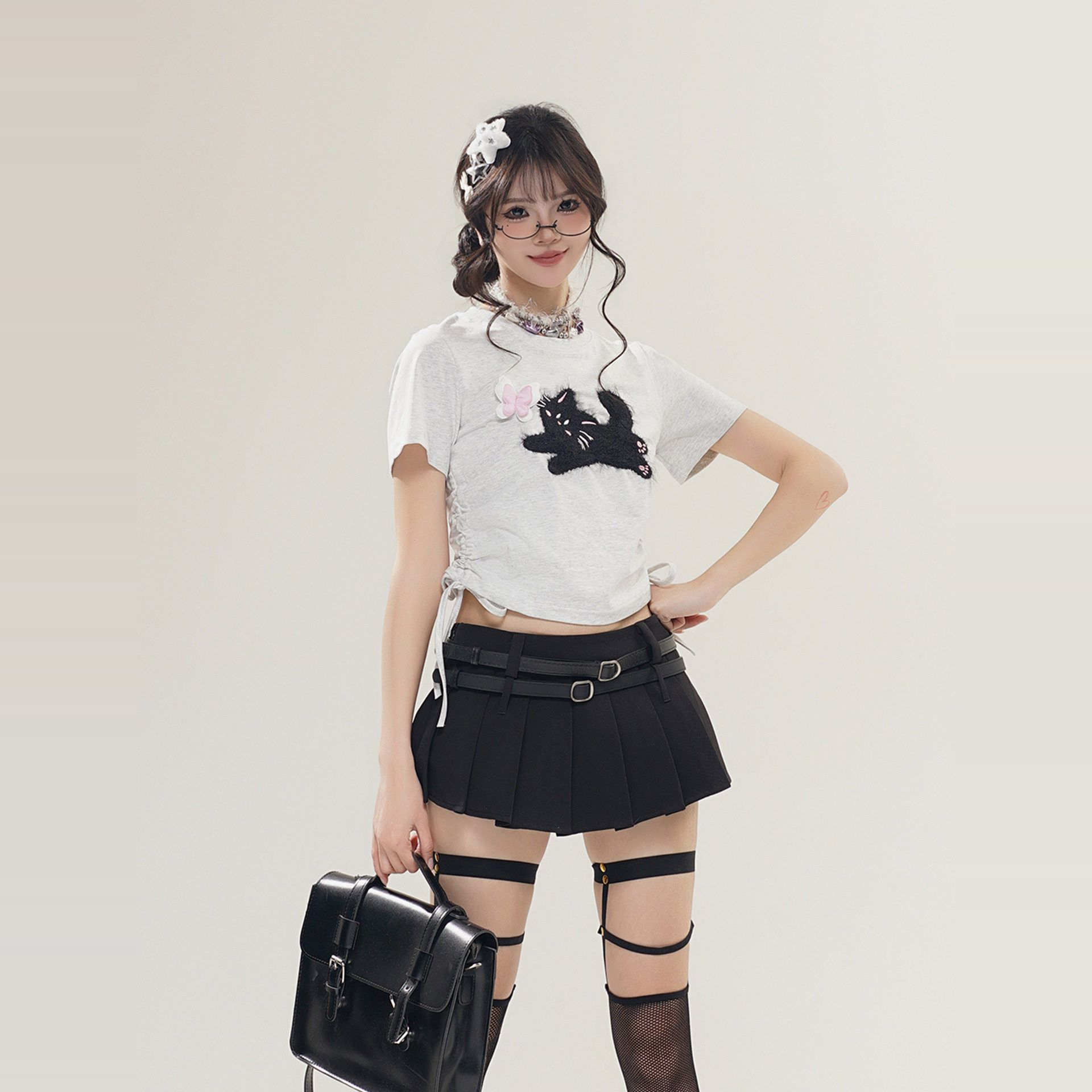 日系可爱毛绒猫咪正肩短袖T恤女甜辣妹显瘦修身小众抽绳短款上衣