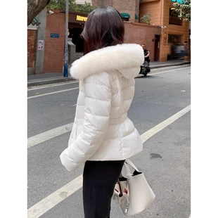 短款收腰羽绒棉服女冬季新款修身显瘦连帽白色毛领小个子棉衣外套