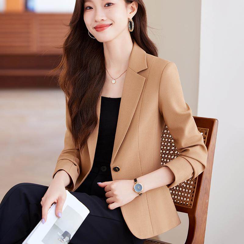 休闲百搭短款卡其色小西装外套女春秋新款高级感时尚气质通勤西服