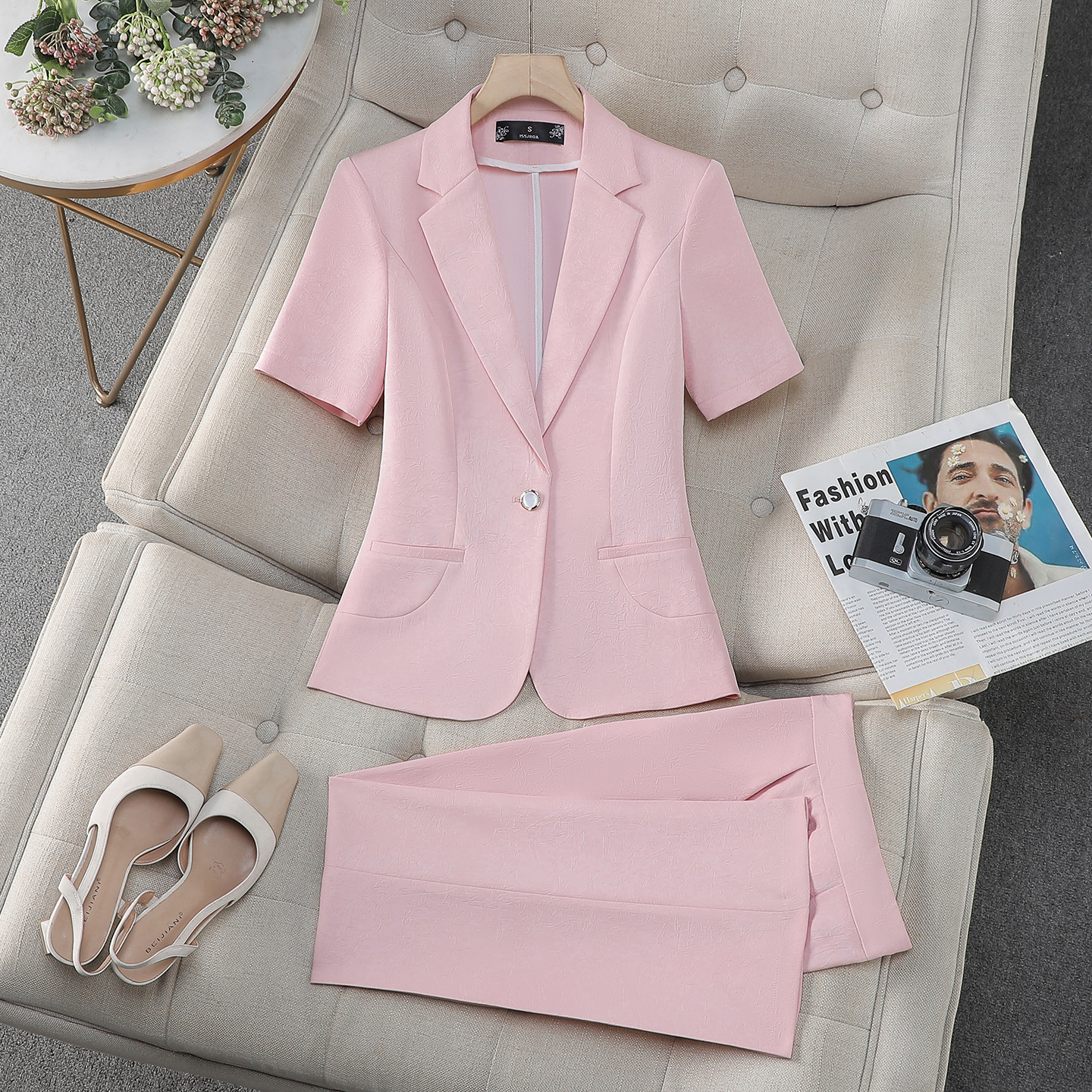 休闲时尚粉色短袖西装套装女夏季薄款女神范修身气质印花职业西服