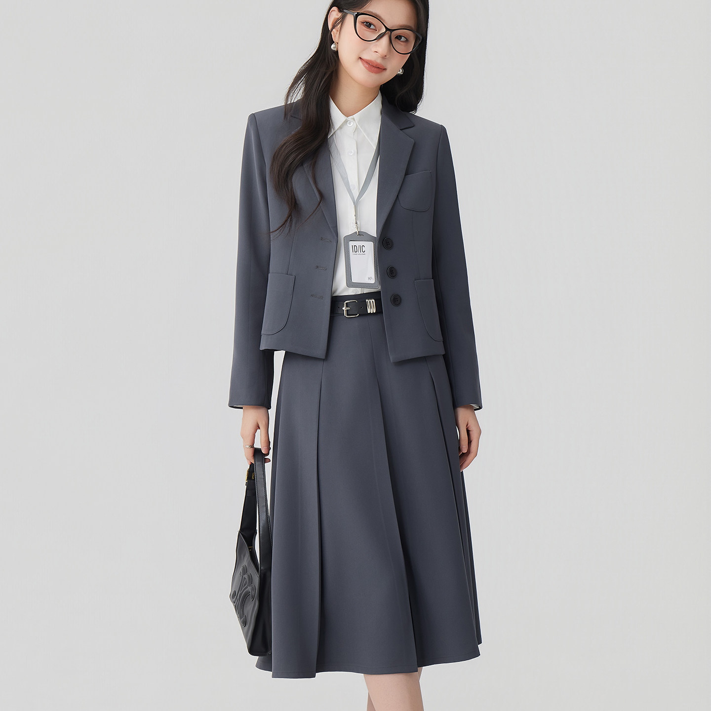 学院风短款灰色西装套装女春秋面试通勤穿搭半身裙正装职业装西服