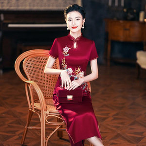 2026新款工厂批发年轻喜婆婆婚宴礼服夏季醋酸缎刺绣结婚妈妈旗袍