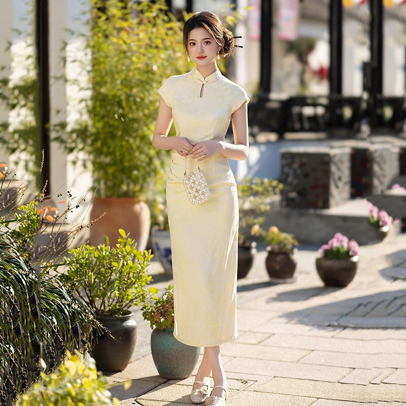 2026新款鹅黄色国风新中式长款改良旗袍轻款女复古宴会礼服夏季高